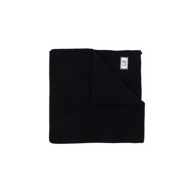 C.P. COMPANY RIBBED SCARF IN BLACK