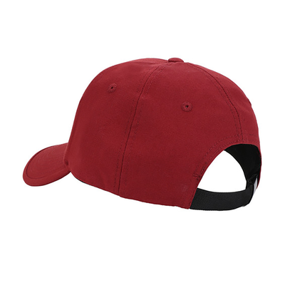 STONE ISLAND JUNIOR COTTON CAP IN RED